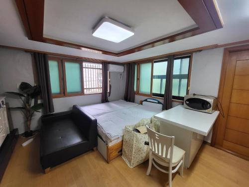 5-2202 #Gangnam Stn, 5-min #Yeoksam Stn, 3-min #OTT #Concierge Gangnam Managed