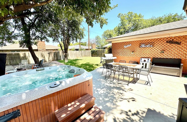 5 BD/2BA + Fun Backyard + CENTRAL + Hot Tub + Updated w/3 TVs!