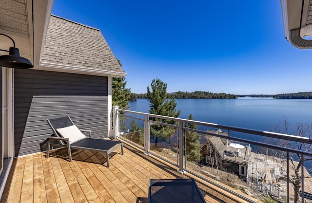 5 bed 5 bath Cottage + Bunkie + Boathouse on Lake Muskoka