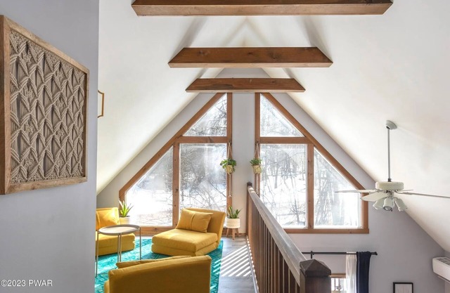 5 bedroom 3 bath Poconos retreat, near lakes, tennis, golf, skiing, rec center