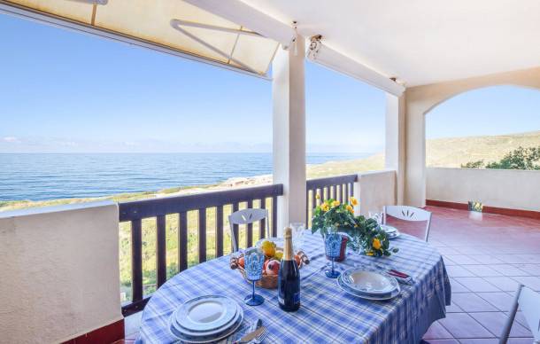 5 bedroom accommodation in Arbus