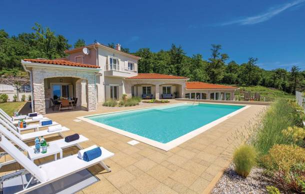 5 bedroom accommodation in Veprinac