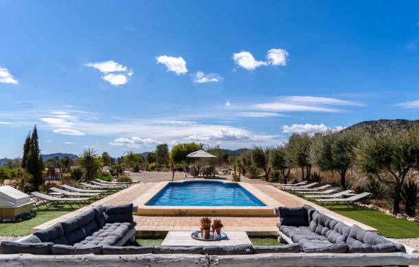 5 bedroom accommodation in Jijona