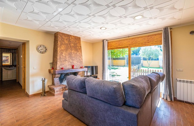 5 bedroom accommodation in Tordera