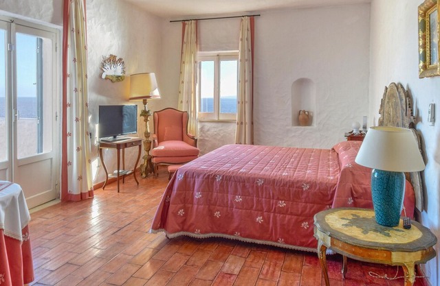 5 bedroom accommodation in Stalettì