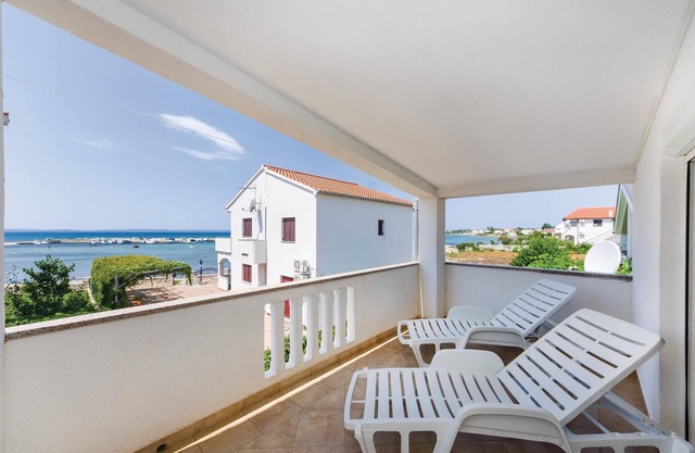 5 bedroom awesome home in Privlaka