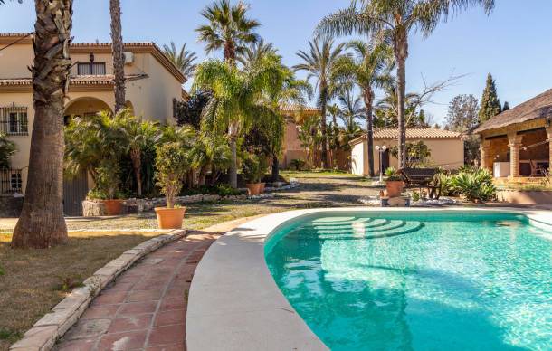 5 bedroom accommodation in Alhaurín de la Torre
