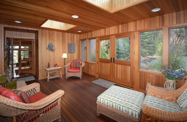5 bedroom home-true Black Butte Ranch feel! 2 King Beds!