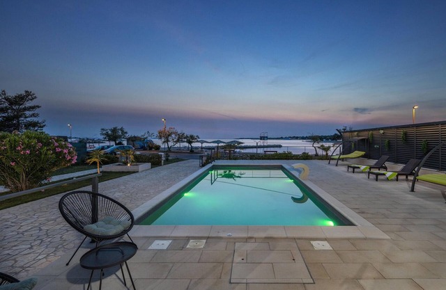 5 bedroom stunning home in Zaton