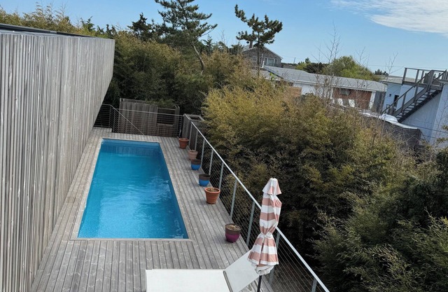 5-bedroom Summer Club Fire Island Ocean Beach Sunset Views Pool Tennis Gym