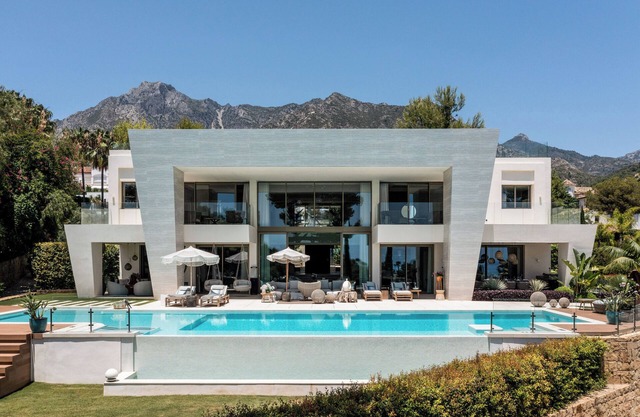 5 bedroom villa in Sierra Blanca, Marbella