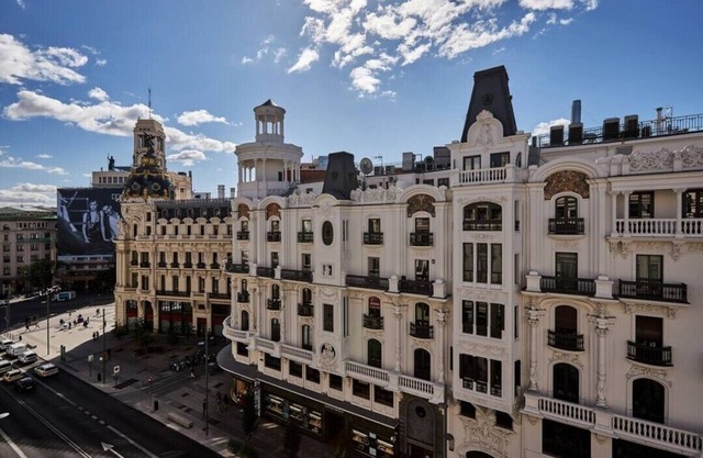 5 bedrooms 5 bathrooms furnished - Center - spacious with terrace