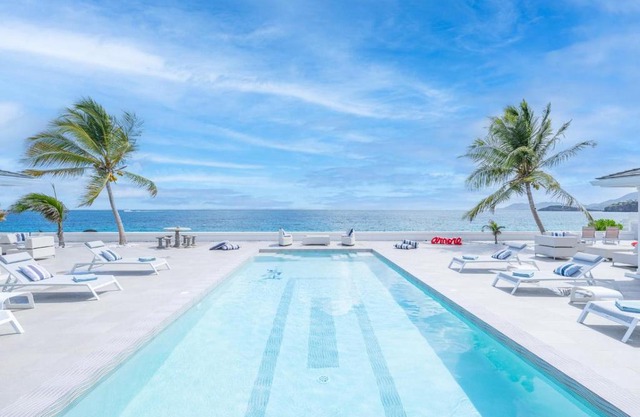 5 BR Luxurious Beachfront Villa with utmost privacy