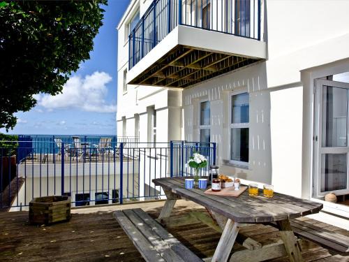 Devon Beach Court 