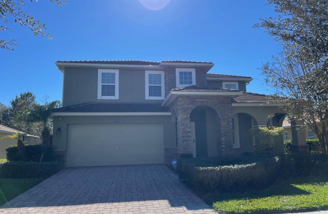 5* Luxurious Traditional 5/6 bed Two-Story Home 10 mins from Disney Cinema