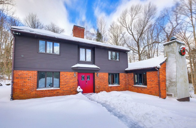 5 Mi to Skiing: Home w/Hot Tub & Patio!