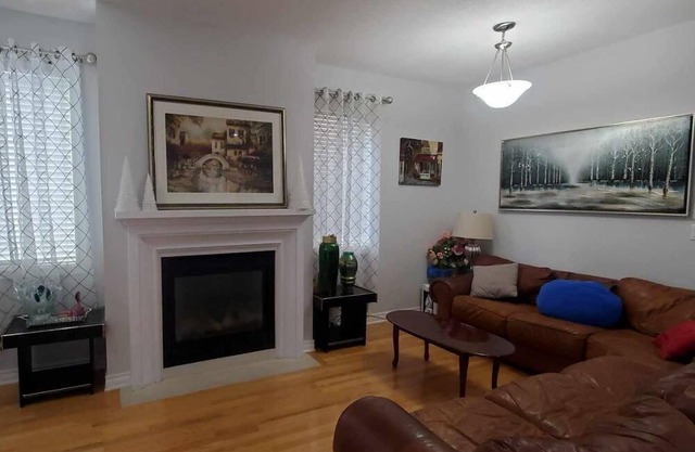 5 minutes to Canada's Wonderland, Vaughan Mills. Semi-detached 3 BDR in Vaughan.