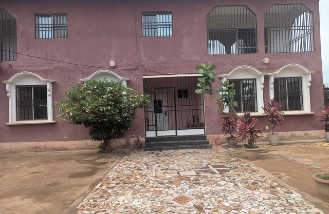 5 minutes to Senegambia! Kanyi's apartment