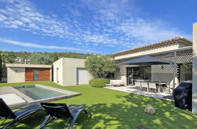 5-star adorable property with modern and tasteful interior