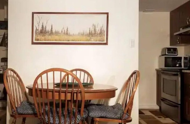 5 Star Basement Apartments #8