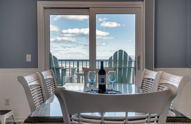 5 Star Beach Condo With a Spectacular View!