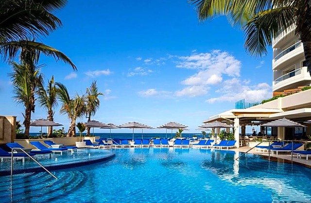 5-Star Hotel ∙ Condado Vanderbilt Hotel