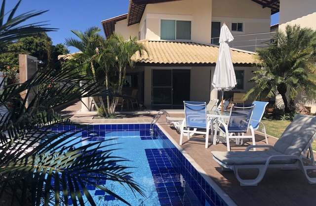 5 suites, swimming pool, air conditioning in all rooms in Paraiso dos Lagos,
