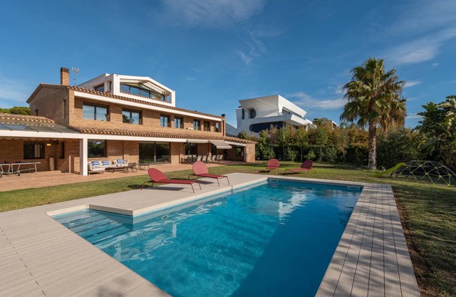 500 m² Villa ∙ 7 bedrooms ∙ 16 guests