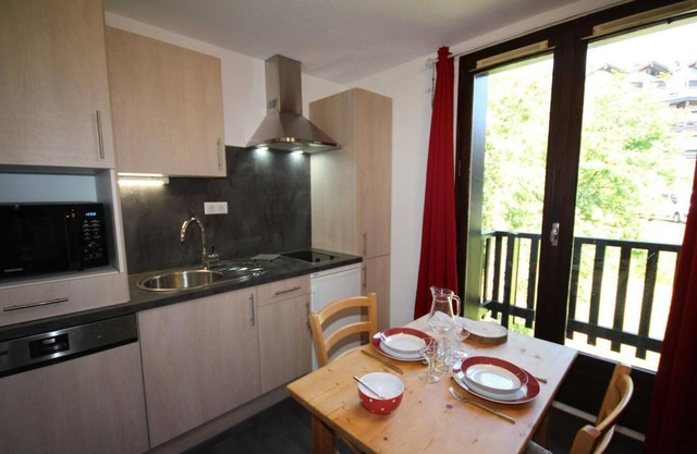 50m from resort center, 4th floor, balcony, tv, ski locker, 15m², Les Saisies