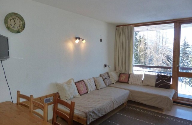 50m from resort center, 5th floor, view mountain, balcony, tv, 40m², Les Arcs