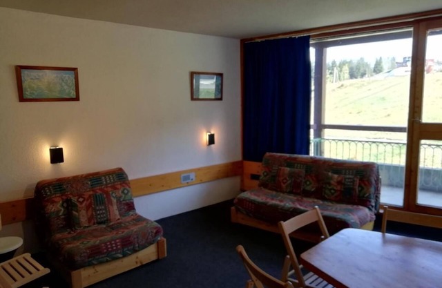 50m from shops, 2nd floor, view ski slopes, tv, ski locker, 33m², Les Arcs