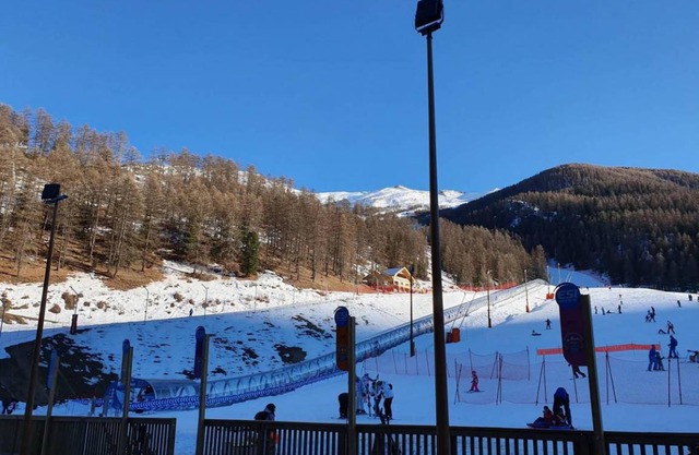 50m from ski slopes, 1st floor, view resort, fitness, swimming pool, balcony, ski locker, 38m²