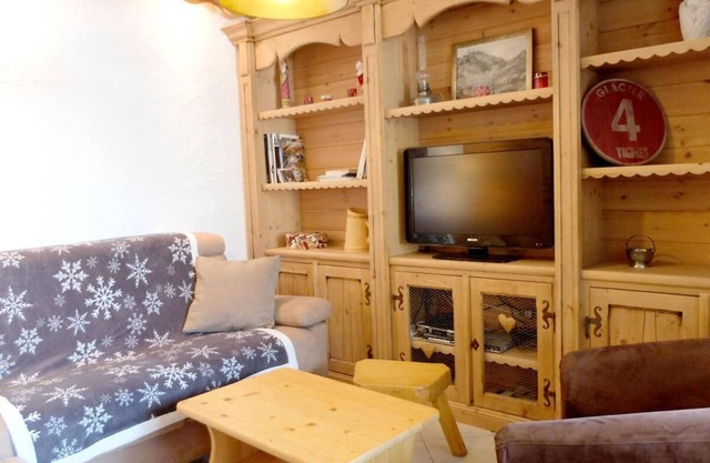 50m from ski slopes, 1st floor, balcony, tv, ski locker, 65m², Tignes