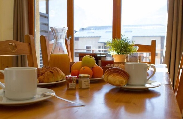 50m from ski slopes, 3rd floor, balcony, tv, ski locker, 40m², Serre Chevalier