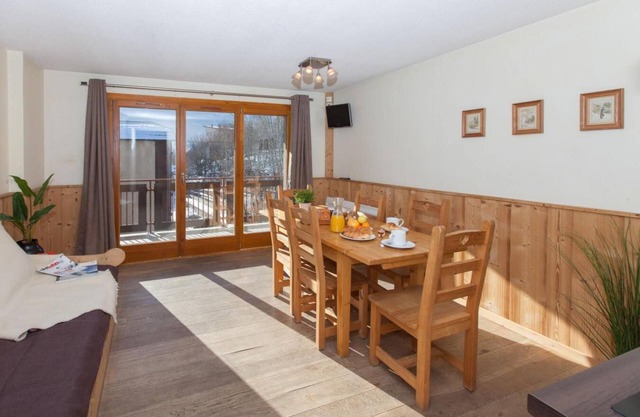 50m from ski slopes, 4th floor, balcony, tv, ski locker, 40m², Serre Chevalier