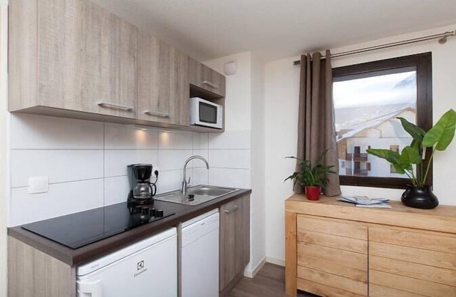 50m from ski slopes, 5th floor, balcony, tv, ski locker, 40m², Serre Chevalier