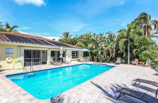 5150 Williams Drive, 3 Bedroom, Sleeps 6