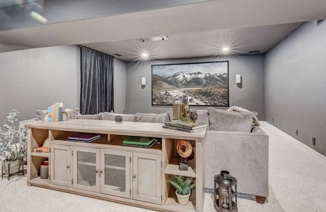 5400sqft 6BR 5.5BA Office, Theater, Game Room/10min to DIA & Downtown