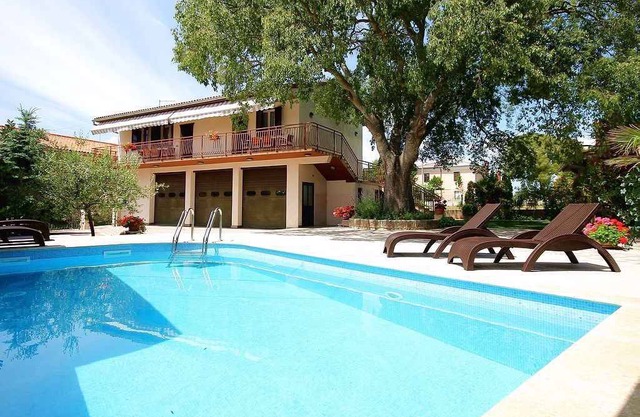 Holiday Marcana Persons Bedrooms 