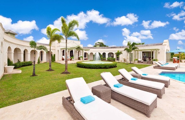 557 m² Villa ∙ 4 bedrooms ∙ 8 guests