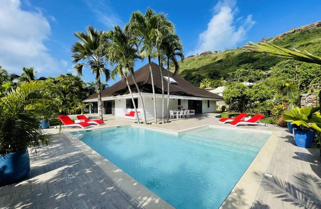 570 m² Villa ∙ 3 bedrooms ∙ 6 guests