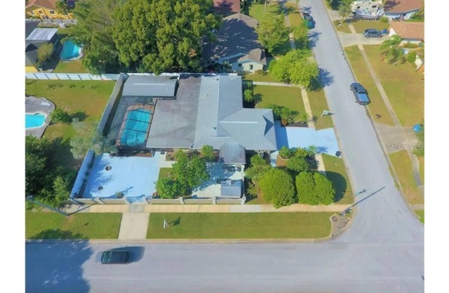 5BR/3BA, heated pool, beach <1 mile