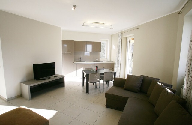 6 bed apartment - lake view, sauna, swimming pool