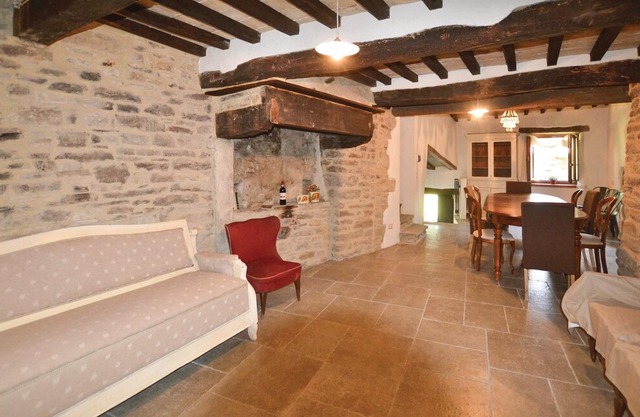 6 bedroom accommodation in San Giustino (PG)