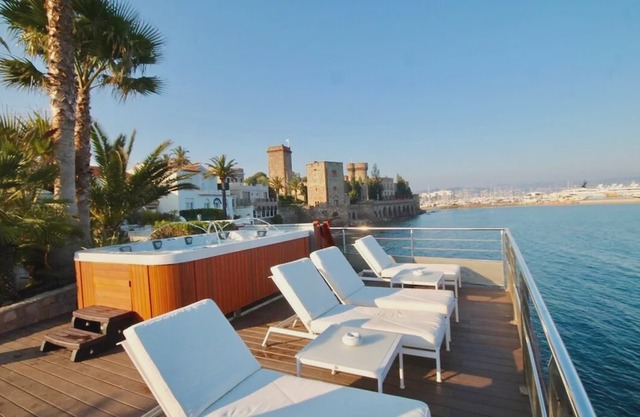 6 bedroom accommodation in Mandelieu