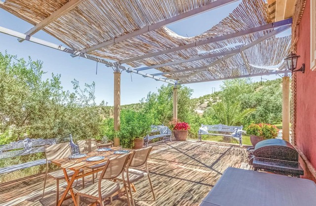 6 bedroom accommodation in Baena