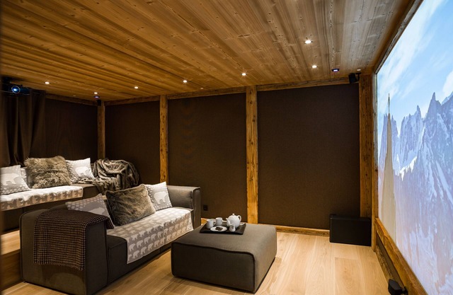 6 bedroom luxury chalet with private cinema - Marmotte Mountain Zenith (2)