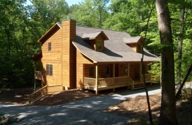 6 Bedrooms, 3 1/2 Baths, WiFi, Dog Friendly, Pool Table, Hot Tub, Fire Pit