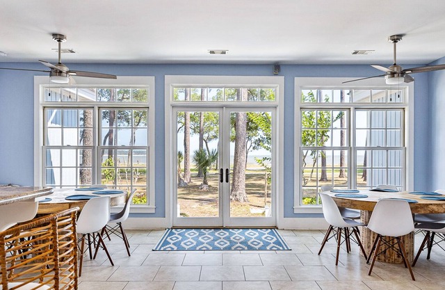 6 BEDROOMS COTTAGE-OCEANFRONT-PET FRIENDLY