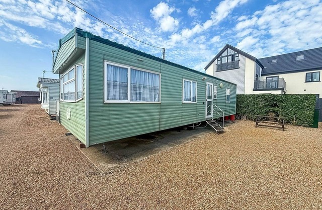 6 berth caravan for hire in Hunstanton by the beach in Norfolk ref 13002L